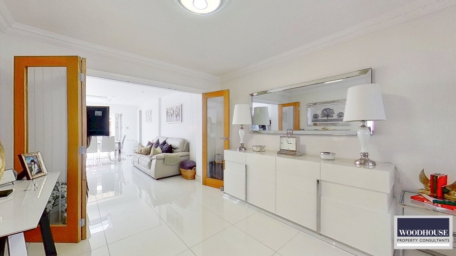 Images for Central Avenue, Waltham Cross, Hertfordshire EAID:3131305421 BID:11055924