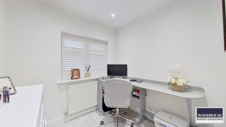 Images for Central Avenue, Waltham Cross, Hertfordshire EAID:3131305421 BID:11055924