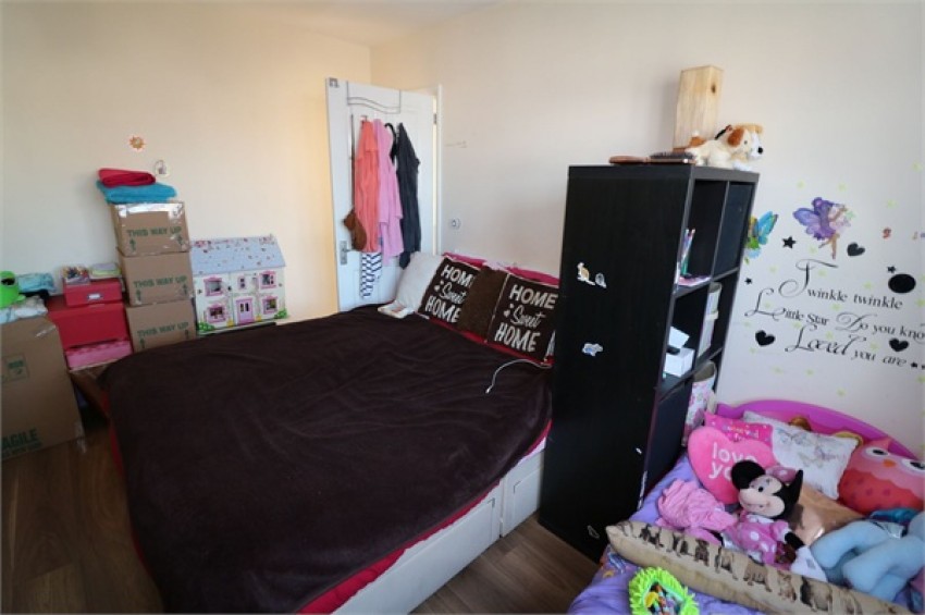 Images for Broadoak Avenue, Enfield, Greater London EAID:3131305421 BID:11055924