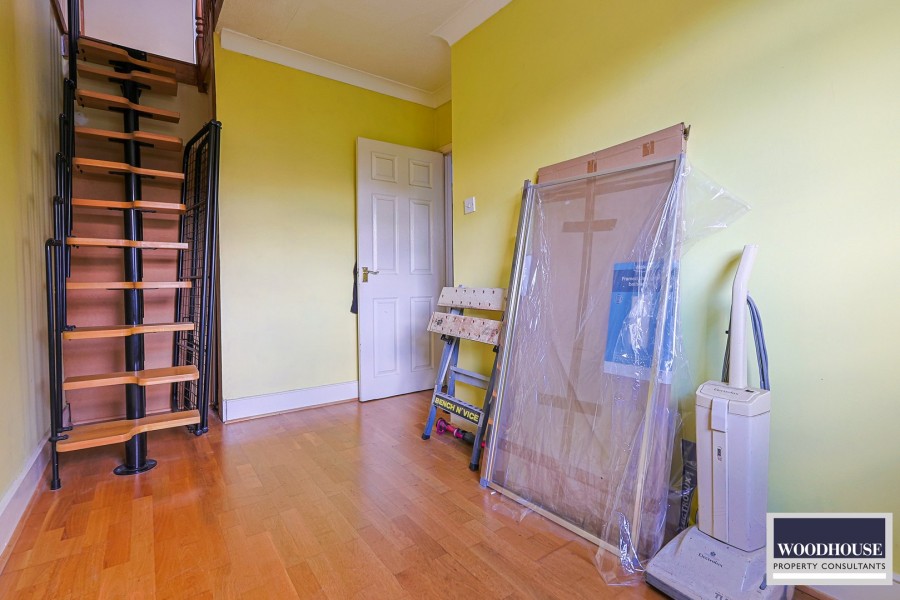 Images for Cadmore Lane, Cheshunt, Hertfordshire EAID:3131305421 BID:11055924