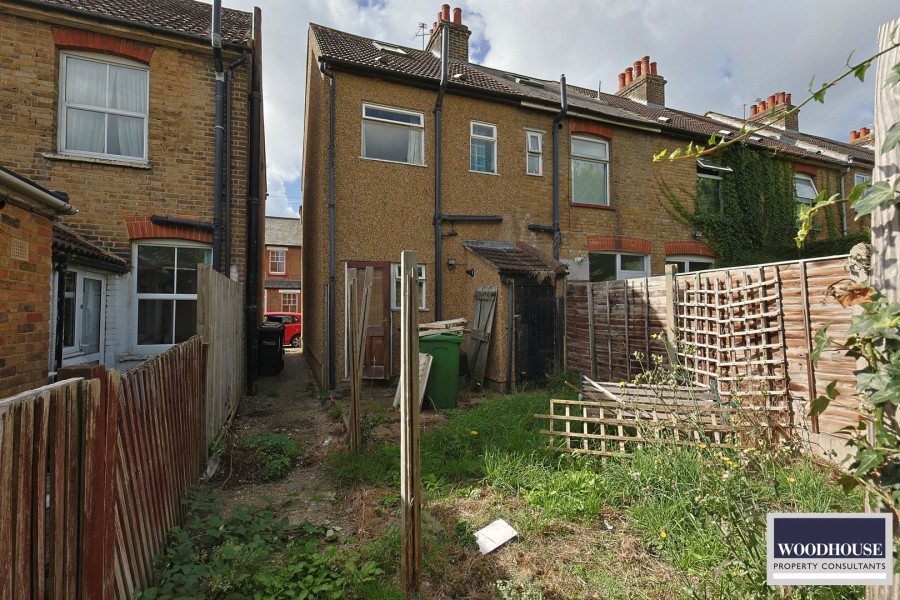 Images for Cadmore Lane, Cheshunt, Hertfordshire EAID:3131305421 BID:11055924