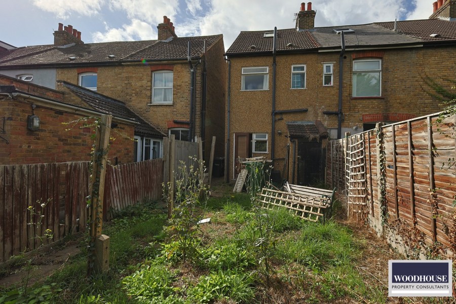 Images for Cadmore Lane, Cheshunt, Hertfordshire EAID:3131305421 BID:11055924