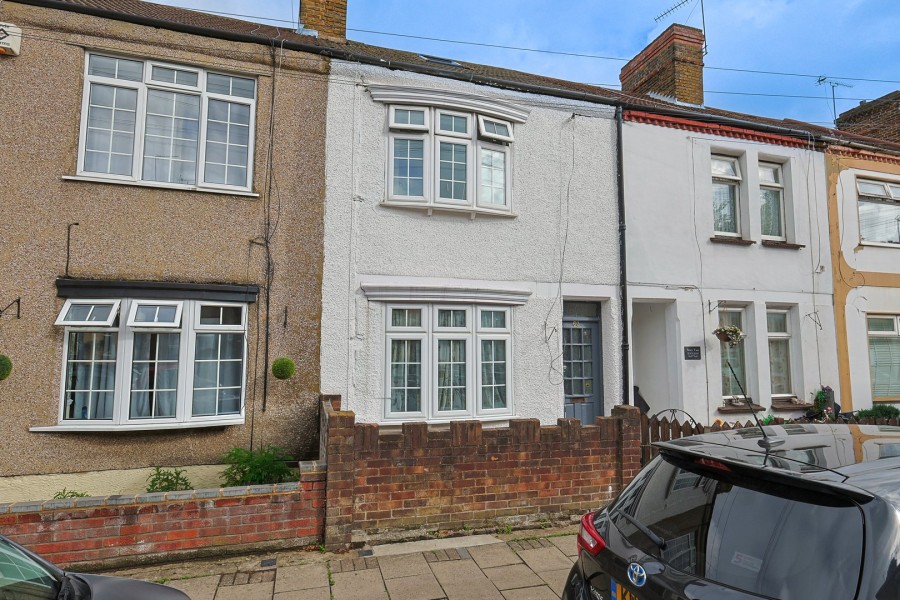 Images for Queens Road, Waltham Cross, Hertfordshire EAID:3131305421 BID:11055924