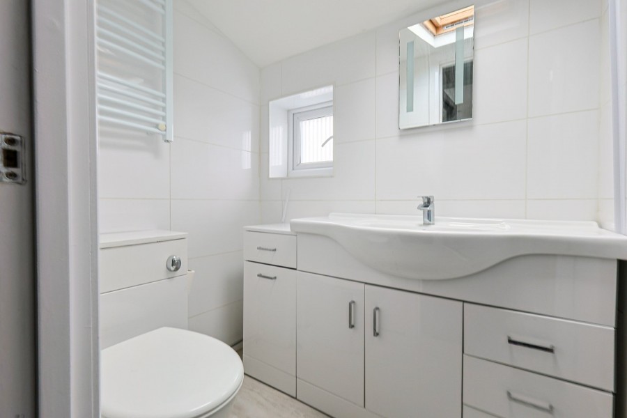 Images for Queens Road, Waltham Cross, Hertfordshire EAID:3131305421 BID:11055924