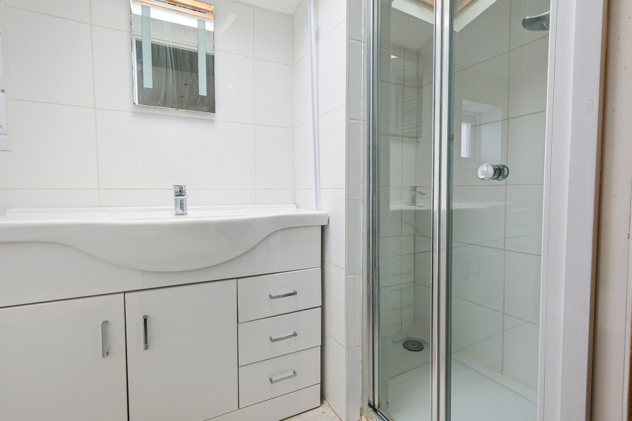 Images for Queens Road, Waltham Cross, Hertfordshire EAID:3131305421 BID:11055924