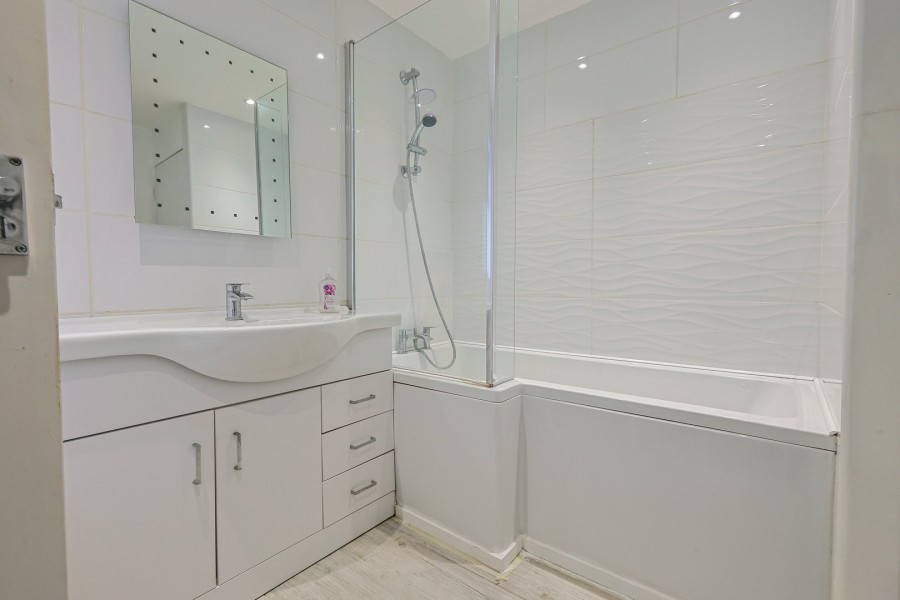 Images for Queens Road, Waltham Cross, Hertfordshire EAID:3131305421 BID:11055924