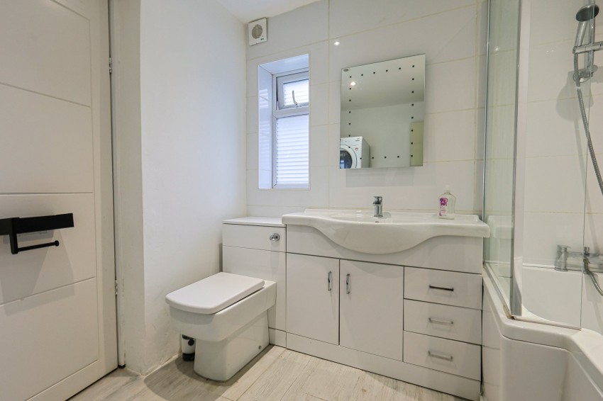 Images for Queens Road, Waltham Cross, Hertfordshire EAID:3131305421 BID:11055924