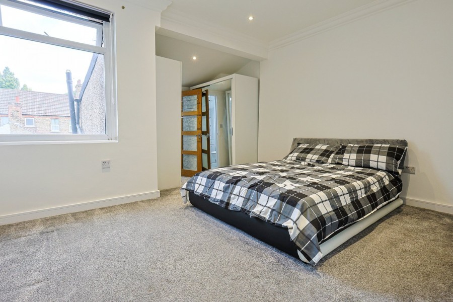 Images for Queens Road, Waltham Cross, Hertfordshire EAID:3131305421 BID:11055924