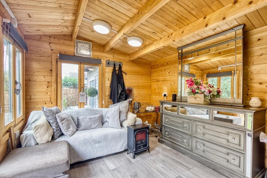 Images for Willowdene, Cheshunt, Hertfordshire EAID:3131305421 BID:11055924