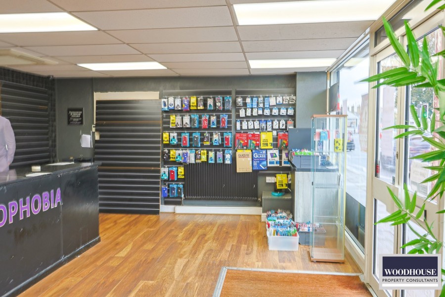 Images for Cheshunt, Waltham Cross, Hertfordshire EAID:3131305421 BID:11055924
