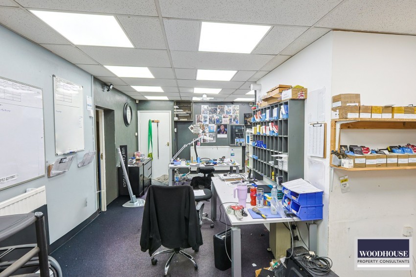 Images for Cheshunt, Waltham Cross, Hertfordshire EAID:3131305421 BID:11055924