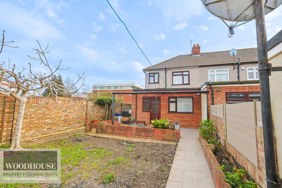 Images for Hedworth Avenue, Waltham Cross, Hertfordshire EAID:3131305421 BID:11055924
