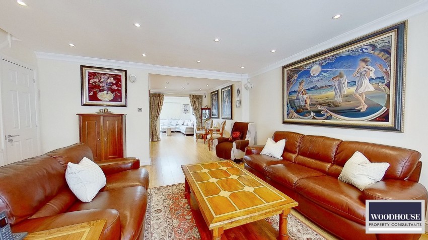 Images for Caldecot Avenue, Cheshunt, Hertfordshire EAID:3131305421 BID:11055924