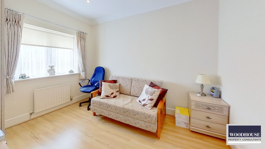 Images for Caldecot Avenue, Cheshunt, Hertfordshire EAID:3131305421 BID:11055924