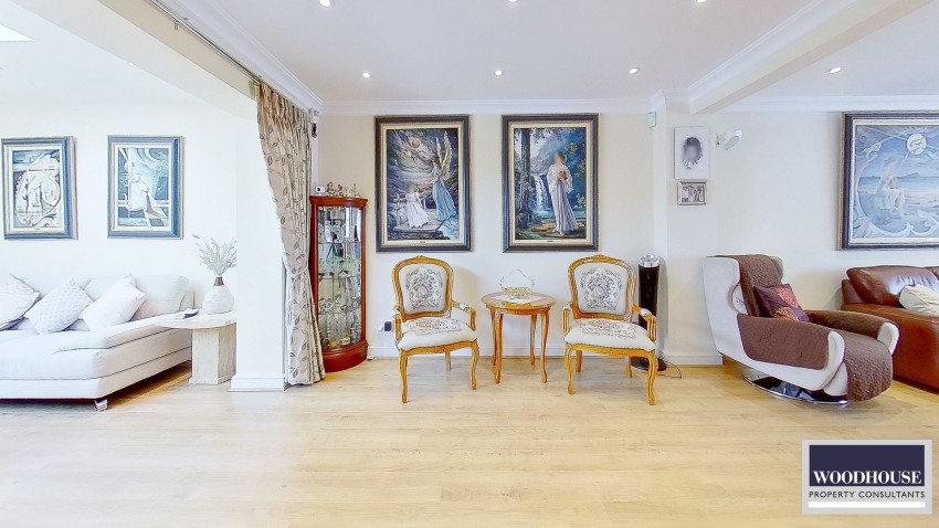 Images for Caldecot Avenue, Cheshunt, Hertfordshire EAID:3131305421 BID:11055924