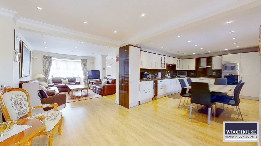 Images for Caldecot Avenue, Cheshunt, Hertfordshire EAID:3131305421 BID:11055924