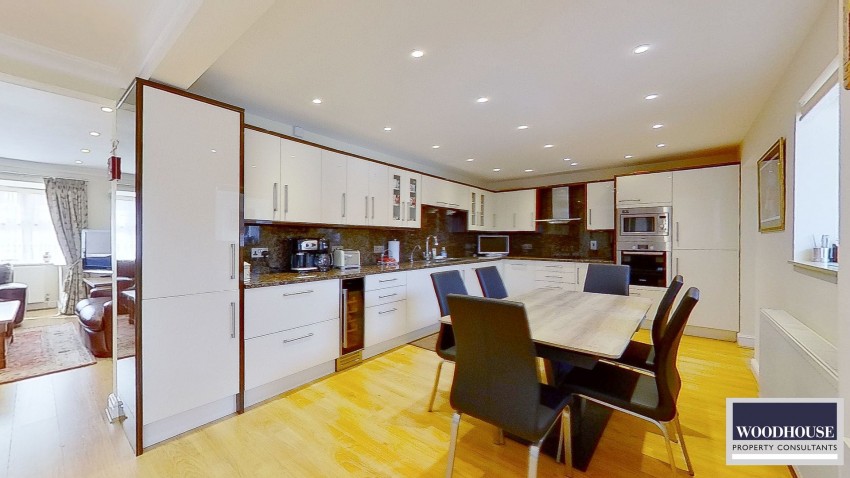 Images for Caldecot Avenue, Cheshunt, Hertfordshire EAID:3131305421 BID:11055924