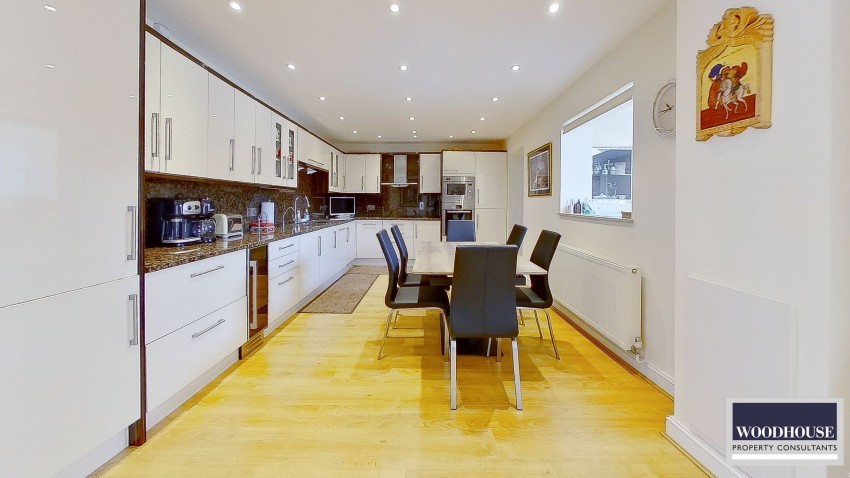 Images for Caldecot Avenue, Cheshunt, Hertfordshire EAID:3131305421 BID:11055924