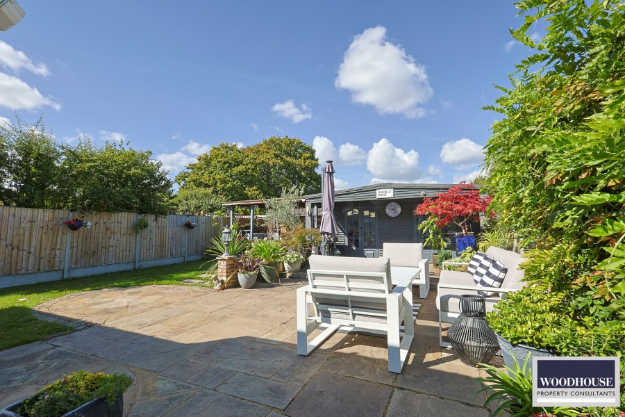 Images for Jones Road, Goffs Oak, Hertfordshire EAID:3131305421 BID:11055924
