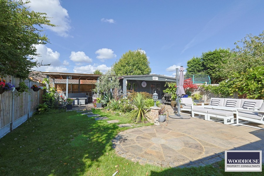 Images for Jones Road, Goffs Oak, Hertfordshire EAID:3131305421 BID:11055924