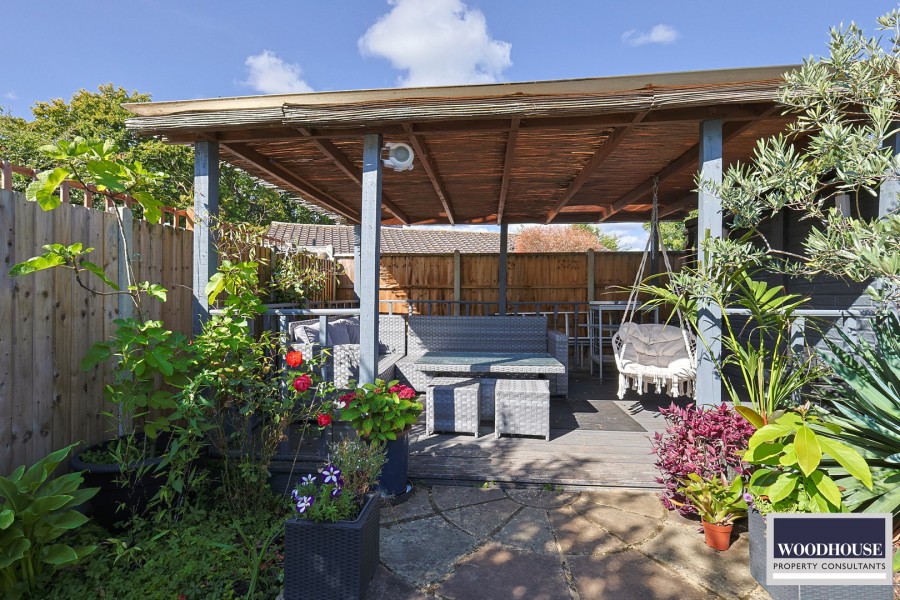Images for Jones Road, Goffs Oak, Hertfordshire EAID:3131305421 BID:11055924