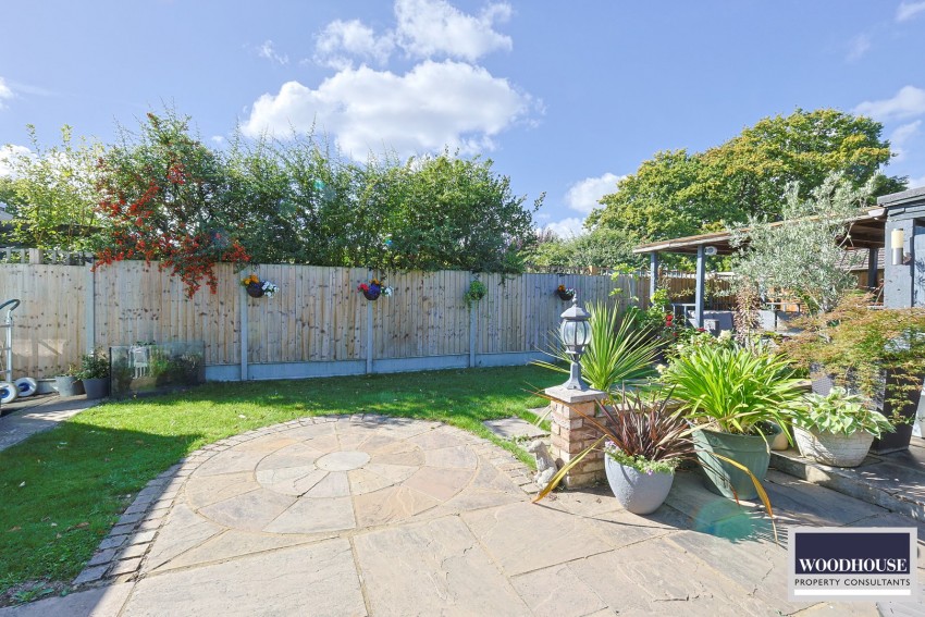 Images for Jones Road, Goffs Oak, Hertfordshire EAID:3131305421 BID:11055924