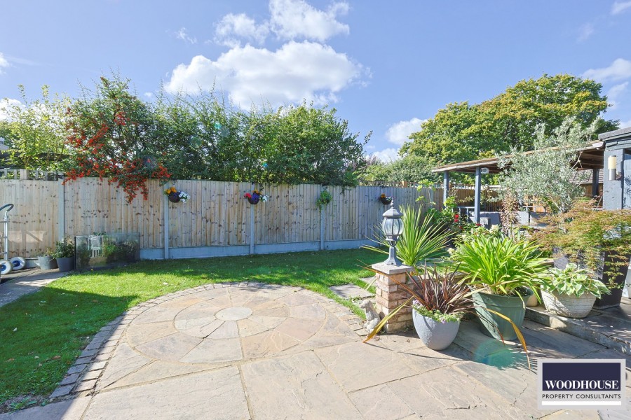 Images for Jones Road, Goffs Oak, Hertfordshire EAID:3131305421 BID:11055924