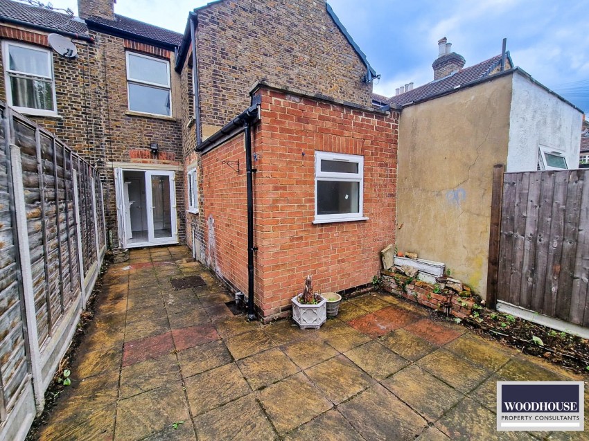 Images for King Edward Road, Waltham Cross, Hertfordshire EAID:3131305421 BID:11055924