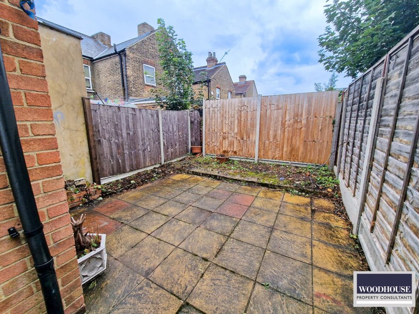 Images for King Edward Road, Waltham Cross, Hertfordshire EAID:3131305421 BID:11055924