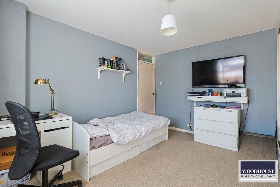 Images for Cheshunt, Waltham Cross, Hertfordshire EAID:3131305421 BID:11055924