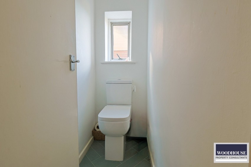 Images for Cheshunt, Waltham Cross, Hertfordshire EAID:3131305421 BID:11055924