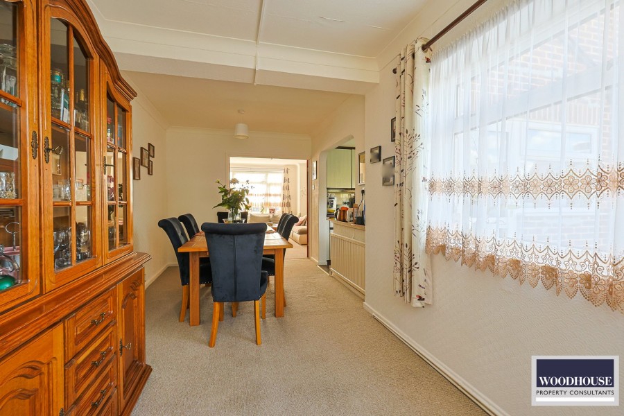 Images for Cheshunt, Waltham Cross, Hertfordshire EAID:3131305421 BID:11055924