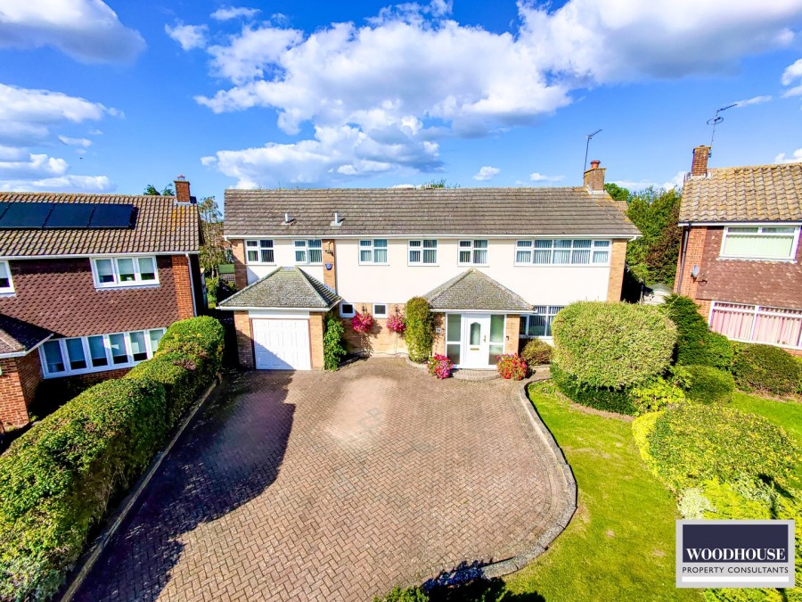 Images for Broadfields, Goffs Oak, Hertfordshire EAID:3131305421 BID:11055924
