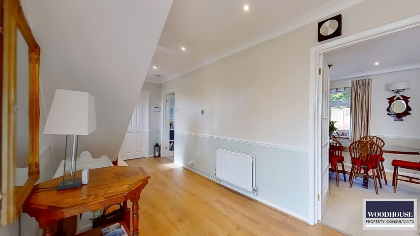 Images for Broadfields, Goffs Oak, Hertfordshire EAID:3131305421 BID:11055924