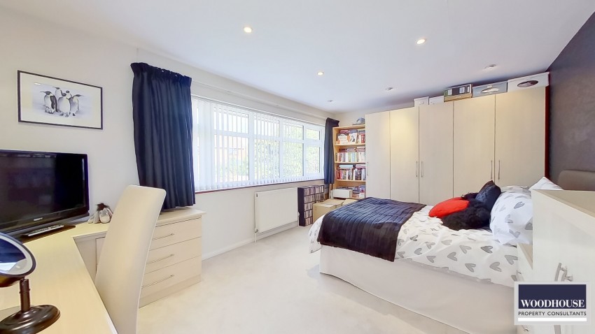 Images for Broadfields, Goffs Oak, Hertfordshire EAID:3131305421 BID:11055924