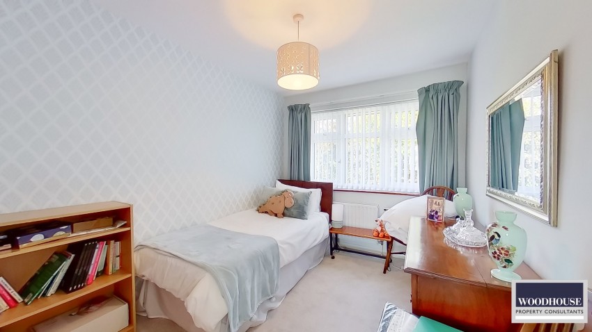 Images for Broadfields, Goffs Oak, Hertfordshire EAID:3131305421 BID:11055924