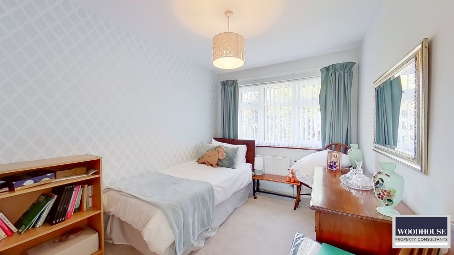 Images for Broadfields, Goffs Oak, Hertfordshire EAID:3131305421 BID:11055924