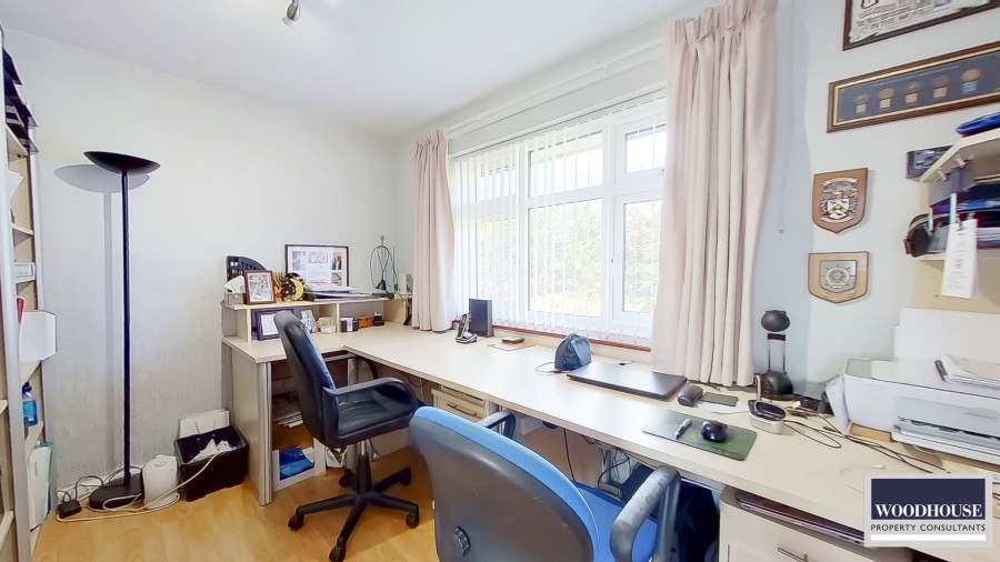 Images for Broadfields, Goffs Oak, Hertfordshire EAID:3131305421 BID:11055924