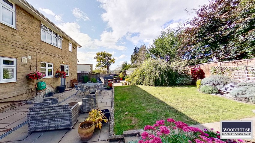 Images for Broadfields, Goffs Oak, Hertfordshire EAID:3131305421 BID:11055924