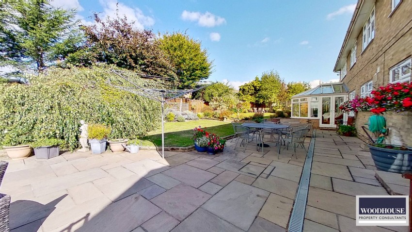 Images for Broadfields, Goffs Oak, Hertfordshire EAID:3131305421 BID:11055924