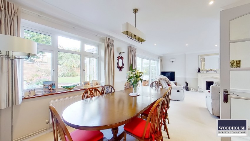 Images for Broadfields, Goffs Oak, Hertfordshire EAID:3131305421 BID:11055924