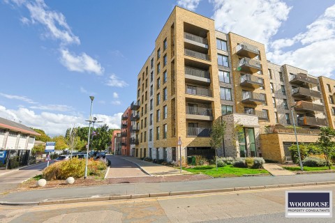 Lea Valley View North, Cheshunt, Hertfordshire