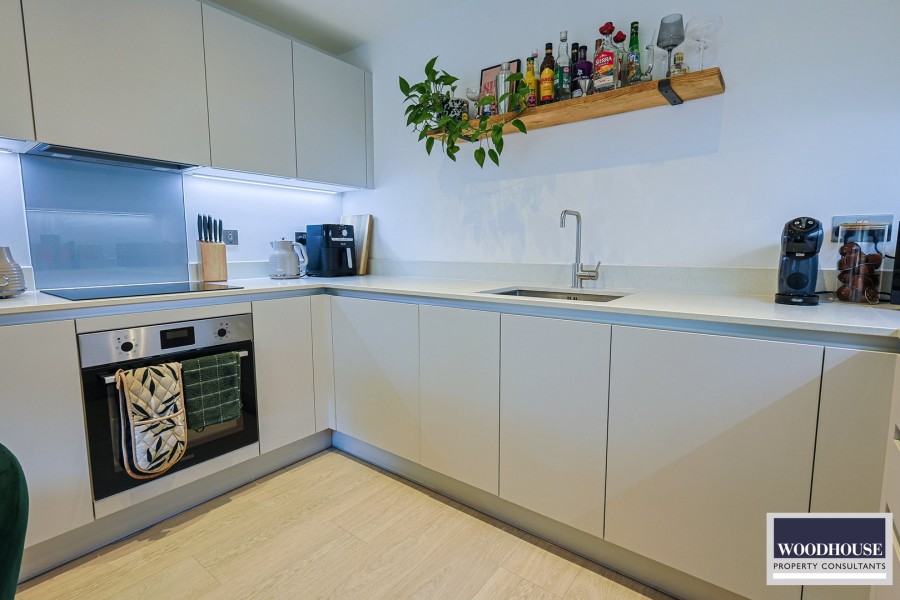 Images for Lea Valley View North, Cheshunt, Hertfordshire EAID:3131305421 BID:11055924