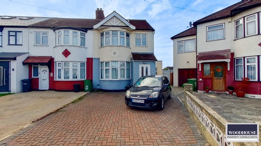 Images for Lodge Crescent, Waltham Cross, Hertfordshire EAID:3131305421 BID:11055924