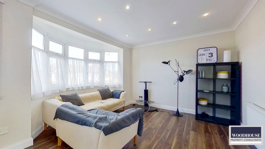 Images for Lodge Crescent, Waltham Cross, Hertfordshire EAID:3131305421 BID:11055924