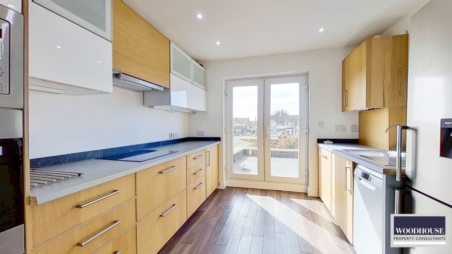 Images for Lodge Crescent, Waltham Cross, Hertfordshire EAID:3131305421 BID:11055924