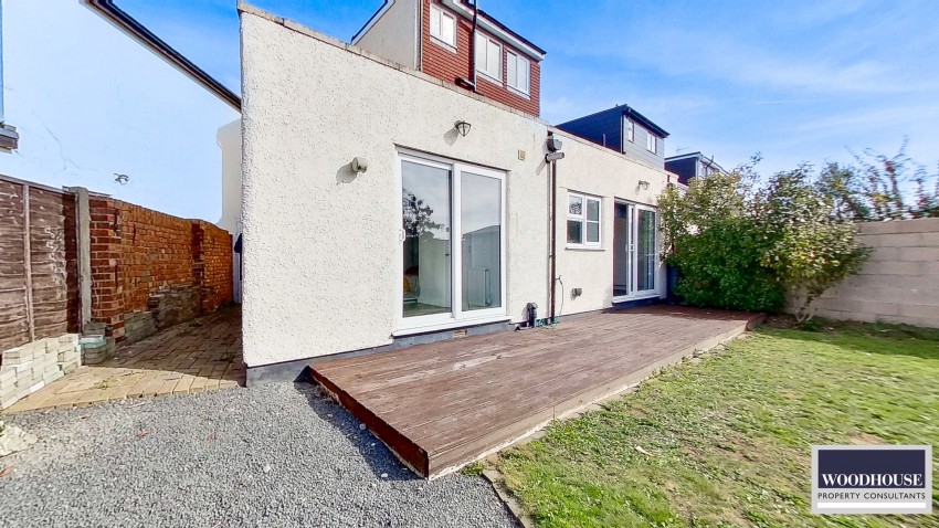 Images for Lodge Crescent, Waltham Cross, Hertfordshire EAID:3131305421 BID:11055924