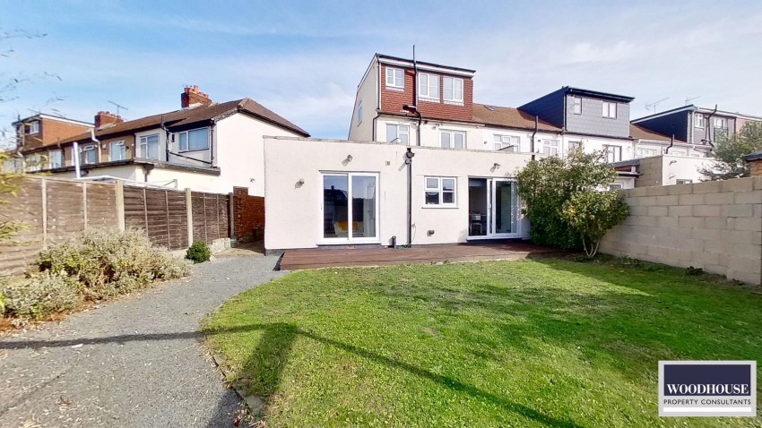 Images for Lodge Crescent, Waltham Cross, Hertfordshire EAID:3131305421 BID:11055924