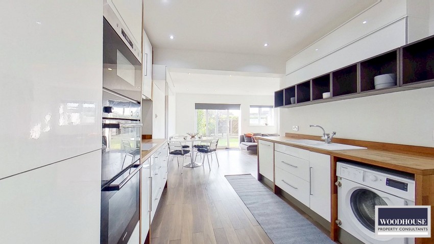 Images for Lodge Crescent, Waltham Cross, Hertfordshire EAID:3131305421 BID:11055924