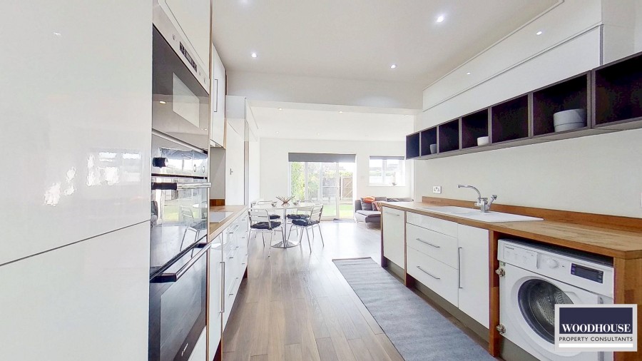 Images for Lodge Crescent, Waltham Cross, Hertfordshire EAID:3131305421 BID:11055924